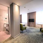 华沙美居大酒店 4*
